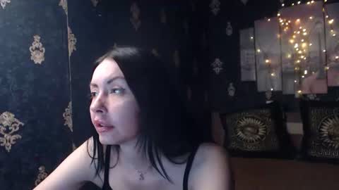 EmmaGoldX online show from March 8, 10:30 am