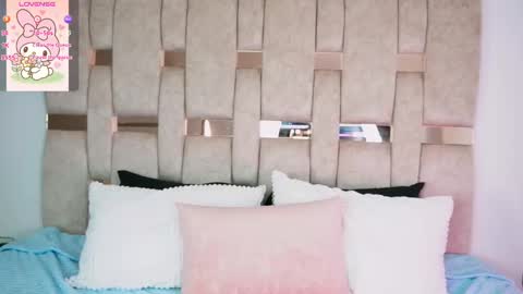 emmajohanson online show from November 18, 6:55 pm