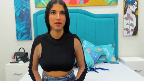 emmajohnson01 online show from July 3, 1:16 pm