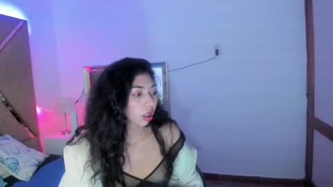 Snapshot of emmaskinny_ chatting on October 15, 2:51 pm Emma online show from October 15, 2:51 pm