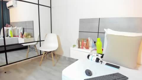  Emma  online show from November 8, 2:47 am