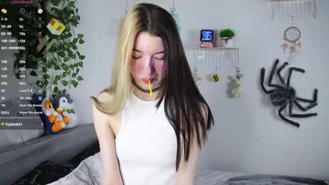 emmie_everly online show from November 19, 11:09 am