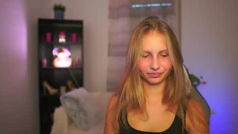 Snapshot of emmie_murray chatting on October 15, 1:12 pm Emmie online show from October 15, 1:12 pm