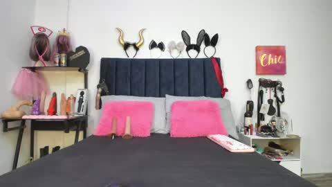          online show from June 1, 1:12 pm