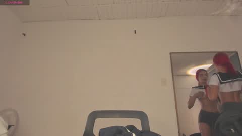 Snapshot of emmily_savage chatting on February 7, 3:55 am online show from February 7, 3:55 am