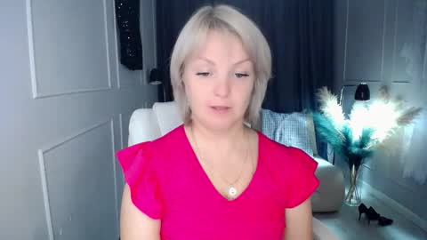 Snapshot of emmmam chatting on September 10, 2:07 pm emmmam online show from September 10, 2:07 pm