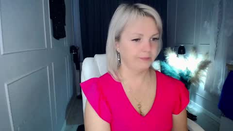 emmmam online show from April 1, 1:41 pm