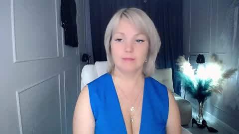 Snapshot of emmmam chatting on October 17, 11:14 am emmmam online show from October 17, 11:14 am