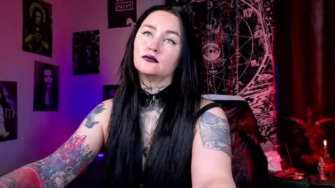 Emmy Bright     50  online show from May 21, 2:07 am