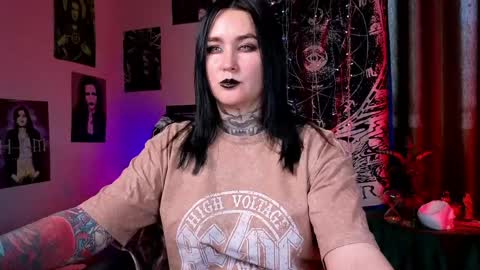 Emmy Bright     50  online show from May 28, 5:49 am