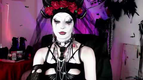 Morrigan online show from March 14, 11:36 am