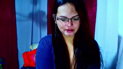 Snapshot of empressrheo chatting on October 16, 3:06 am empressrheo online show from October 16, 3:06 am