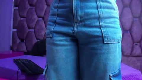 Snapshot of emy_latin chatting on October 1, 7:57 pm emy_latin online show from October 1, 7:57 pm