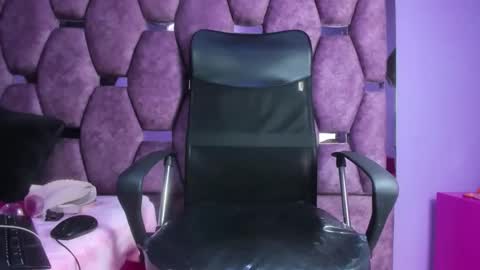 Snapshot of emy_latin chatting on September 26, 1:30 pm emy_latin online show from September 26, 1:30 pm