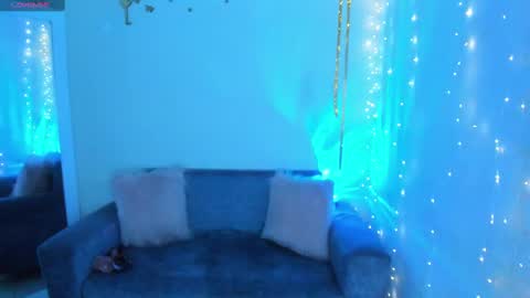 Snapshot of emylyjonhs chatting on March 9, 6:32 pm EMYLY online show from March 9, 6:32 pm
