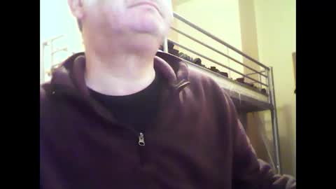 englishguysurrey online show from December 10, 6:28 pm