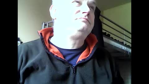 englishguysurrey online show from March 28, 9:43 am