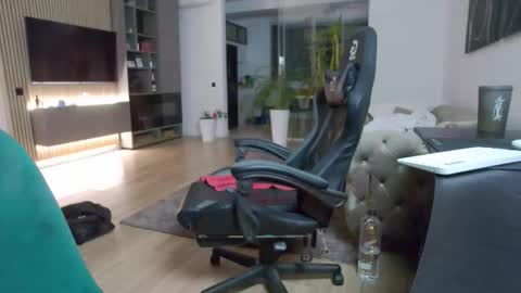 Erik online show from September 10, 7:37 pm