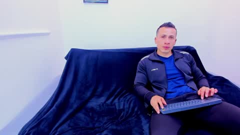 enrique online show from March 4, 1:17 pm