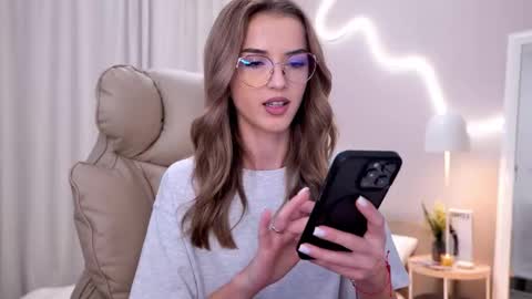 entya online show from November 3, 6:58 am