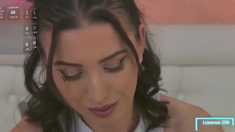 Snapshot of enyahazell chatting on October 4, 7:00 pm enyahazell online show from October 4, 7:00 pm