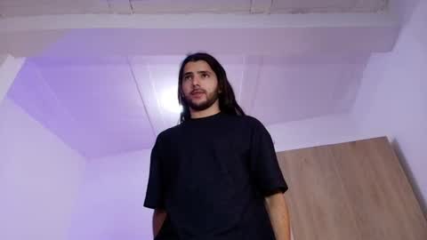 enzo_moretii online show from October 31, 4:40 pm