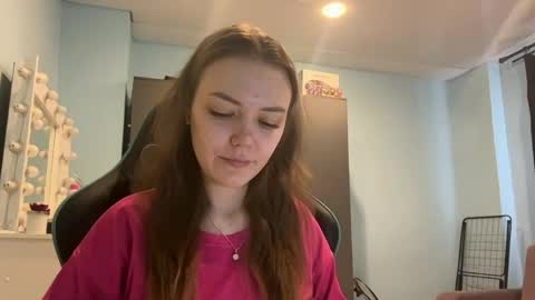 Lily online show from April 16, 2:33 am