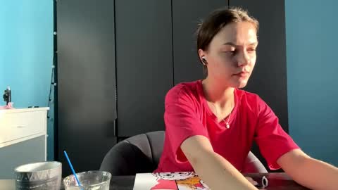 Lily online show from February 5, 8:18 am