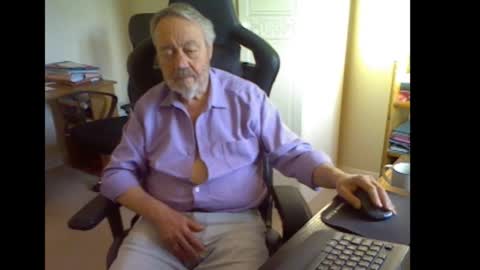 Snapshot of erasmus_d chatting on September 15, 5:36 pm erasmus_d online show from September 15, 5:36 pm
