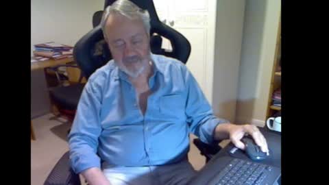 erasmus_d online show from February 25, 6:44 pm