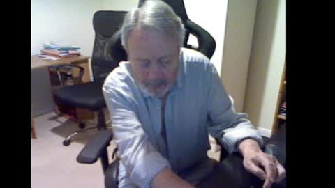Snapshot of erasmus_d chatting on February 27, 6:20 pm erasmus_d online show from February 27, 6:20 pm