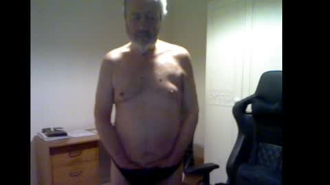 Snapshot of erasmus_d chatting on January 16, 6:16 pm erasmus_d online show from January 16, 6:16 pm
