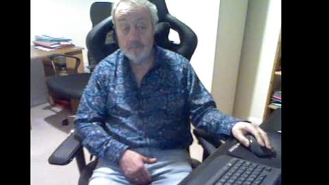 Snapshot of erasmus_d chatting on January 12, 6:05 pm erasmus_d online show from January 12, 6:05 pm