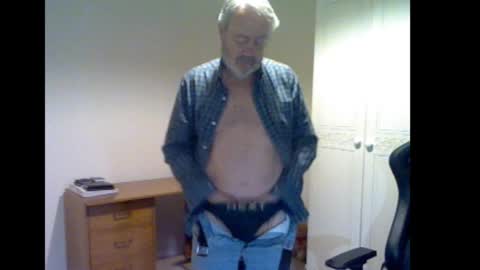 erasmus_d online show from December 5, 6:38 pm