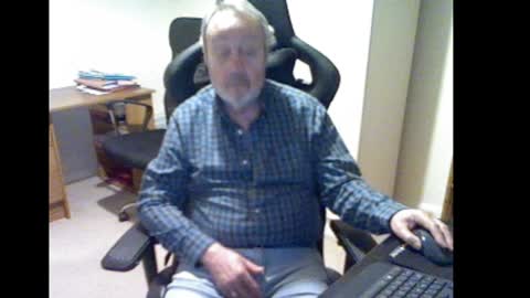 Snapshot of erasmus_d chatting on January 27, 6:09 pm erasmus_d online show from January 27, 6:09 pm