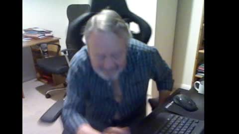 Snapshot of erasmus_d chatting on September 30, 6:07 pm erasmus_d online show from September 30, 6:07 pm