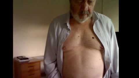 Snapshot of erasmus_d chatting on October 8, 5:19 pm erasmus_d online show from October 8, 5:19 pm