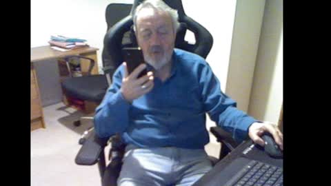 Snapshot of erasmus_d chatting on January 14, 7:00 pm erasmus_d online show from January 14, 7:00 pm