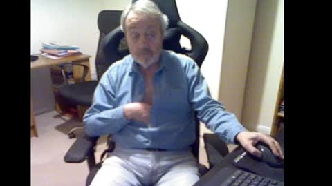 Snapshot of erasmus_d chatting on January 31, 6:03 pm erasmus_d online show from January 31, 6:03 pm