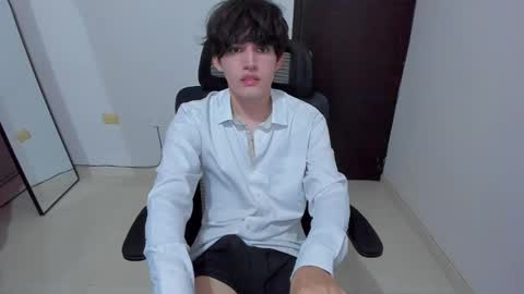 eren_tatakae online show from May 7, 1:12 am