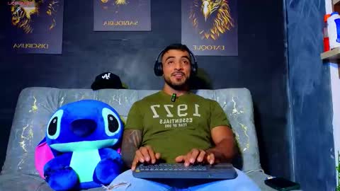 Snapshot of eric_harrison1 chatting on October 19, 6:40 am Brayan online show from October 19, 6:40 am