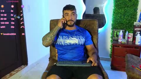 Snapshot of eric_harrison1 chatting on February 17, 11:22 pm Brayan online show from February 17, 11:22 pm