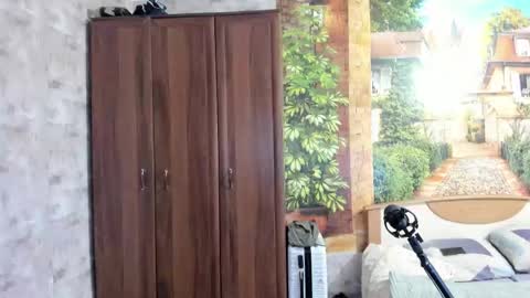 Snapshot of eric_the_vikking chatting on October 14, 9:12 am Eric online show from October 14, 9:12 am