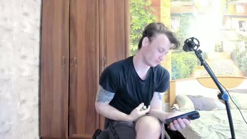Snapshot of eric_the_vikking chatting on September 25, 7:15 am Eric online show from September 25, 7:15 am