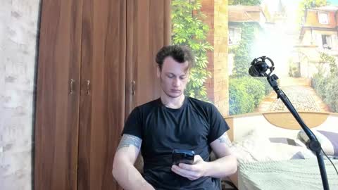 Snapshot of eric_the_vikking chatting on October 7, 8:54 am Eric online show from October 7, 8:54 am