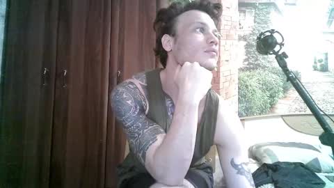 Snapshot of eric_the_vikking chatting on September 13, 11:45 am Eric online show from September 13, 11:45 am