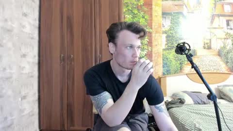Snapshot of eric_the_vikking chatting on September 23, 5:45 am Eric online show from September 23, 5:45 am