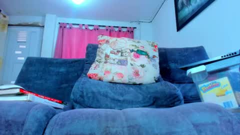 Snapshot of eric_twink18 chatting on February 12, 1:27 pm eric_twink18 online show from February 12, 1:27 pm