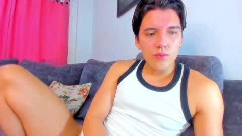 Snapshot of eric_twink18 chatting on March 5, 4:46 pm eric_twink18 online show from March 5, 4:46 pm