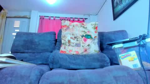 Snapshot of eric_twink18 chatting on February 21, 2:59 pm eric_twink18 online show from February 21, 2:59 pm